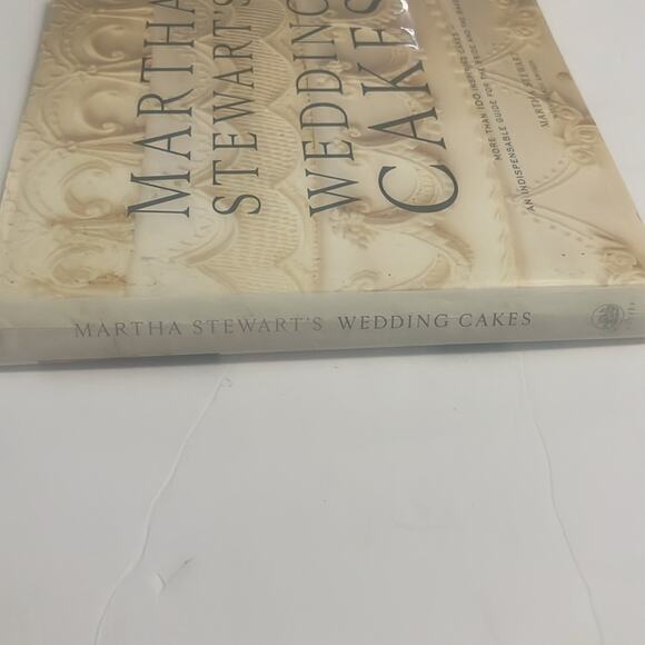 MARTHA STEWART’S WEDDING CAKES 100 INSPIRING CAKES GUIDE FOR THE BRIDE & BAKER. - Picture 14 of 15